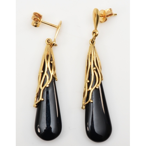 482 - A pair of 9ct gold onyx drop earrings, 48mm, 6.2gm.