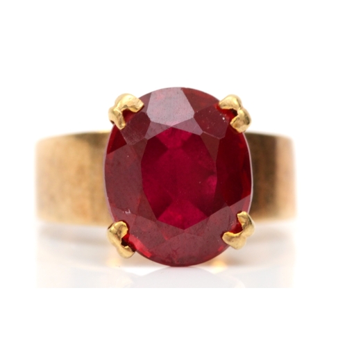 490 - A 9ct gold synthetic ruby cocktail dress ring, M, 5.8gm.