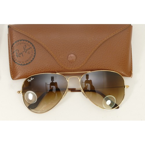 315 - Ray-Ban Aviator, RB3025, case, x 2, mirrored, RB 3447, case and another pair, no case (4)