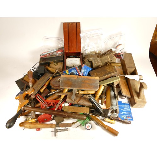 61 - Two boxes of early 20th century and later carpenters hand tools