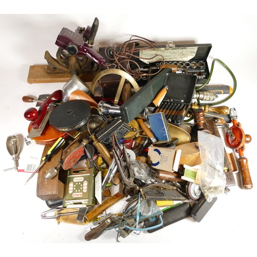 62 - Two boxes of early 20th century and later carpenters hand tools