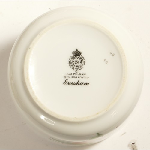 176 - A collection of Royal Worcester 'Evesham' pattern dinnerware and teaware.