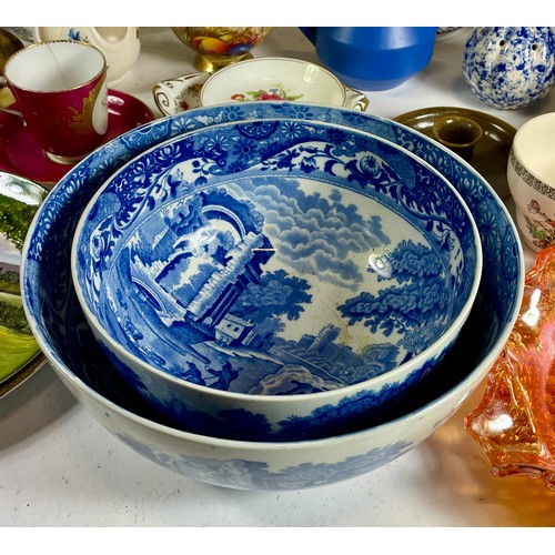 186 - Two 20th century Spode Italian blue and white porcelain bowls, together with other decorative cerami... 