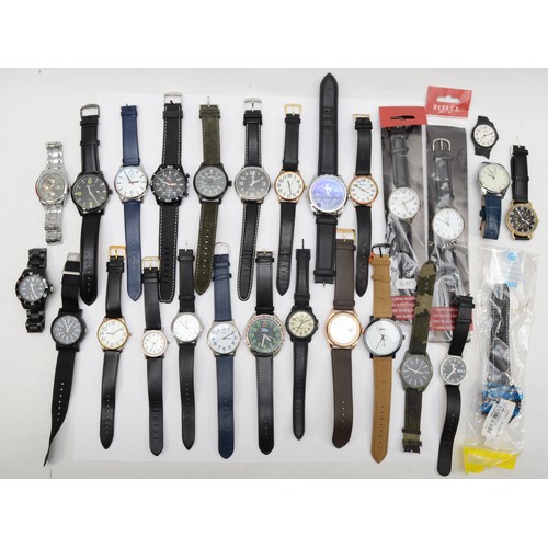 104 - A group of fashion watches to include a Skmei quartz watch, 1196, and a Curren black dial quartz wat... 