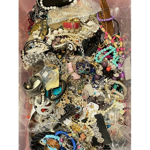 112 - Approximately 10kg of costume jewellery.