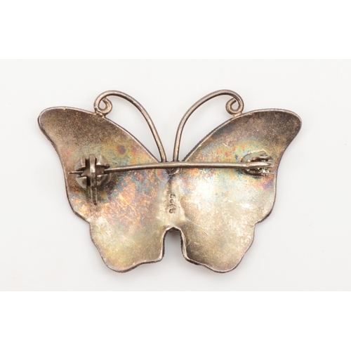 143 - A silver enameled butterfly brooch, stamped s925, 31 x 21mm, 4gm.