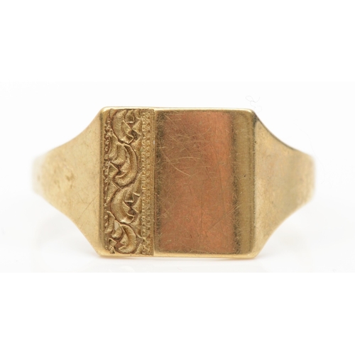 169 - A 9ct gold signet ring, S, 2.1gm.