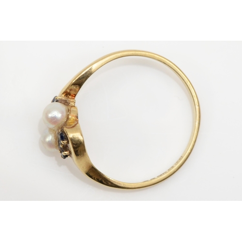 262 - A 9ct gold cultured pearl and sapphire dress ring, P, 1.8gm.