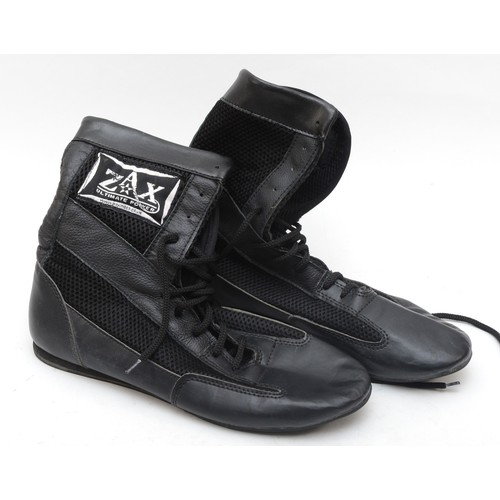 123 - Zax, ultimate power, boxing boot, size 9, black, light sign of wear.