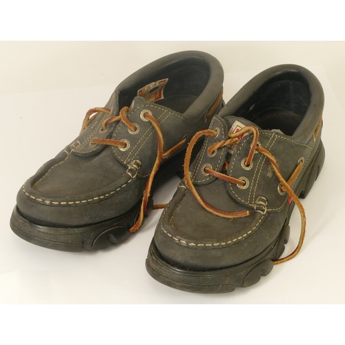 242 - Kickers, Lace up moccasins, Grey, size 44. good, worn condition. Signs of wear on labels.