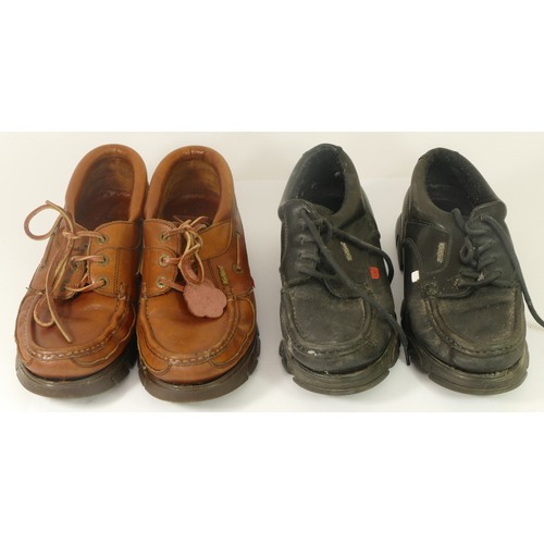 243 - Kickers, brown leather Moccasins. Size 46, light signs of wear. Together with a black pair of green ... 