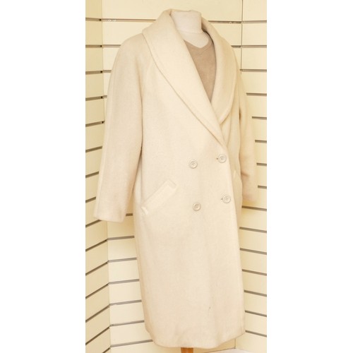 267 - Accolade, pure new wool, button up long coat, used but in good condition. Cream textured, size 18, L... 