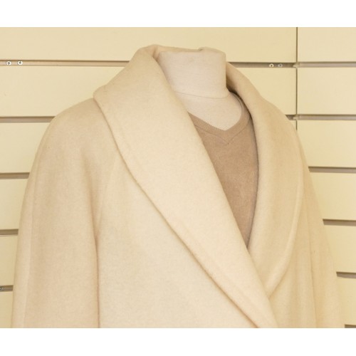 267 - Accolade, pure new wool, button up long coat, used but in good condition. Cream textured, size 18, L... 