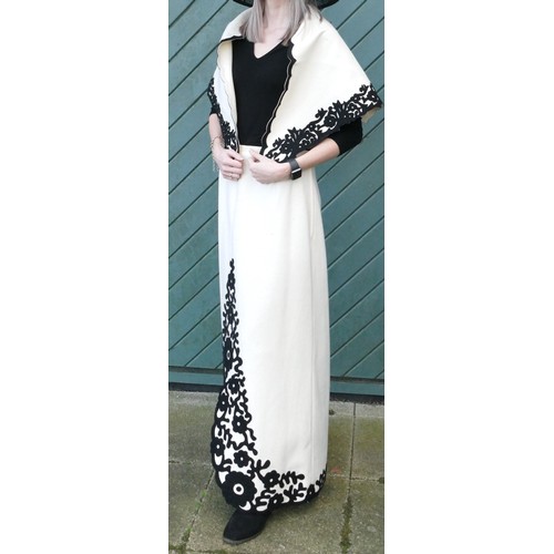 297 - Cream wool long skirt with black wool applique design and matching shawl, no labels, side zip, waist... 