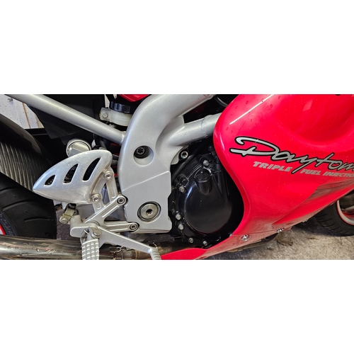 540 - 1998 Triumph Daytona 595, 955cc. Registration number R350 LUT. Frame number SMTTE502LGW060911. Engin... 