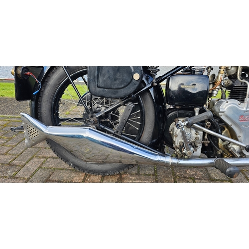 549 - 1933 Velocette MOV, 249cc. Registration number HA 8930. Frame number MB 8954 (not found). Engine num... 