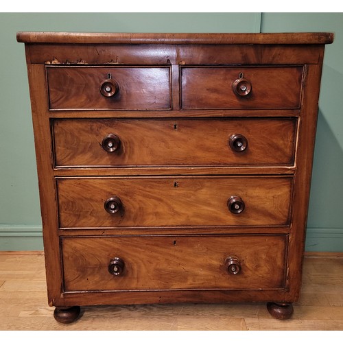 281 - A Victorian mahogany chest of drawers, having two short over three long graduated drawers with turne... 