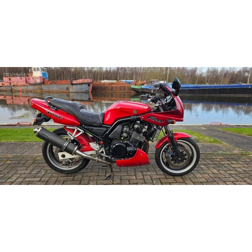 516 - 1999 Yamaha FZS 600 Fazer, 599cc. Registration number V369 EHE. Frame number JYARJ021000021406. Engi... 