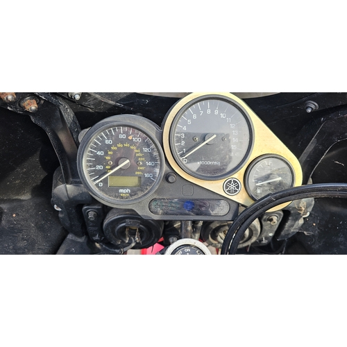 516 - 1999 Yamaha FZS 600 Fazer, 599cc. Registration number V369 EHE. Frame number JYARJ021000021406. Engi... 