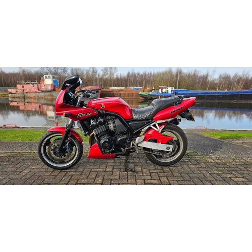 516 - 1999 Yamaha FZS 600 Fazer, 599cc. Registration number V369 EHE. Frame number JYARJ021000021406. Engi... 