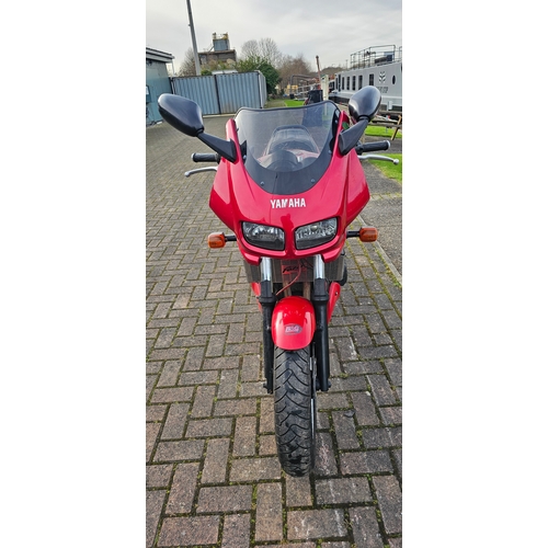 516 - 1999 Yamaha FZS 600 Fazer, 599cc. Registration number V369 EHE. Frame number JYARJ021000021406. Engi... 