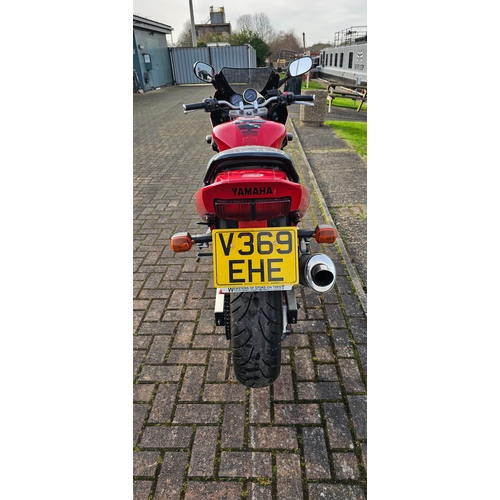 516 - 1999 Yamaha FZS 600 Fazer, 599cc. Registration number V369 EHE. Frame number JYARJ021000021406. Engi... 