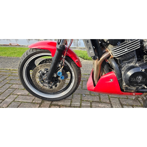 516 - 1999 Yamaha FZS 600 Fazer, 599cc. Registration number V369 EHE. Frame number JYARJ021000021406. Engi... 