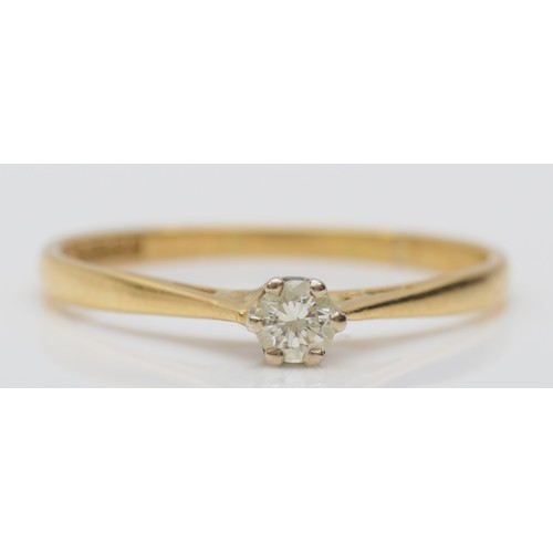 149 - An 18ct gold single stone brilliant cut diamond ring, carat estimate 0.15cts, P, 1.8gm, colour estim... 