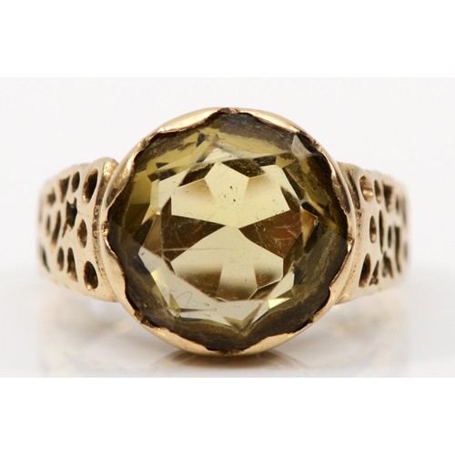 164 - A vintage 9ct gold single stone citrine dress ring, with pierced decorative shoulders, 12mm, N, 4.8g... 