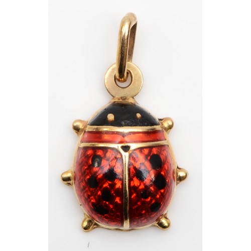 191 - An Italian 9ct gold and enamel ladybird pendant, 12 x 12mm, 1gm.