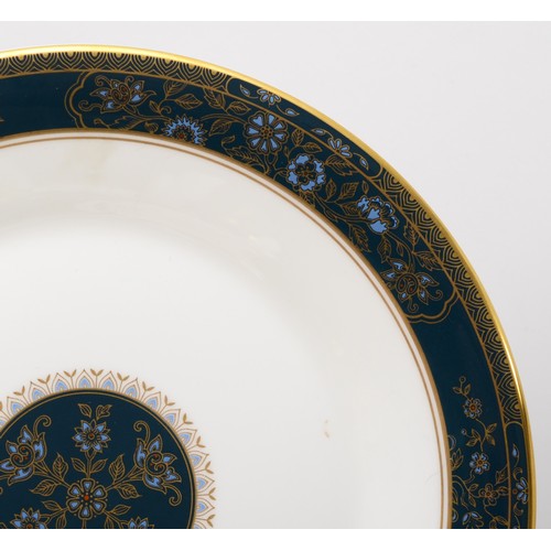 271 - Royal Doulton Carlyle (H5018) pattern part dinner and tea set; comprising of a 21cm long sauceboat a... 