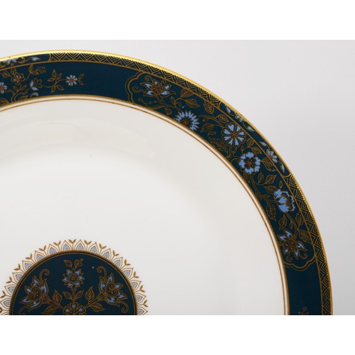 272 - Royal Doulton Carlyle (H5018) pattern part dinner and tea set comprising of eight 27cm diameter dinn... 