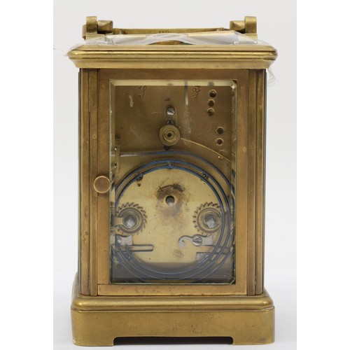 341 - A 20th century brass corniche cased striking mantle clock, striking on the hour and half hour, strik... 