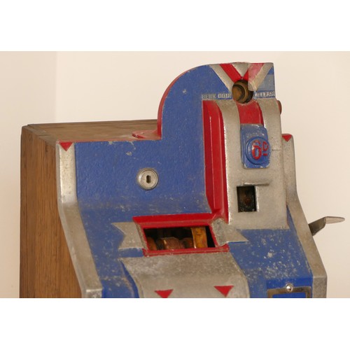 418 - Mills QT Chevron one arm bandit slot machine, c.1936 - 1940, plays 6d, for restoration, 74 x 32 x 35... 