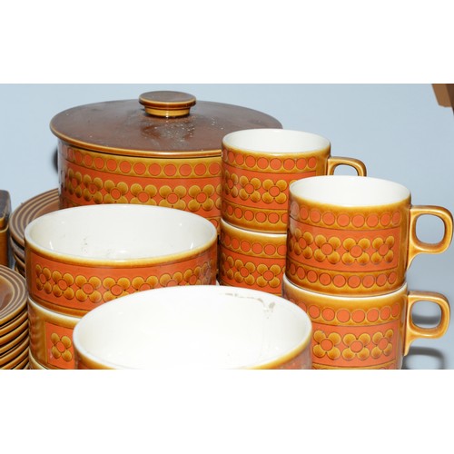 Hornsea Pottery, 'Saffron' a 20th century part dinner set