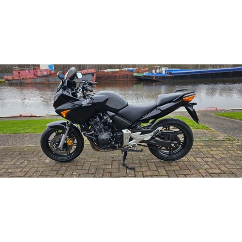 521 - 2006 Honda CBF600S. Registration number YK06 XPB. Frame number ZDCPC38B05F064222. Engine number PC38... 