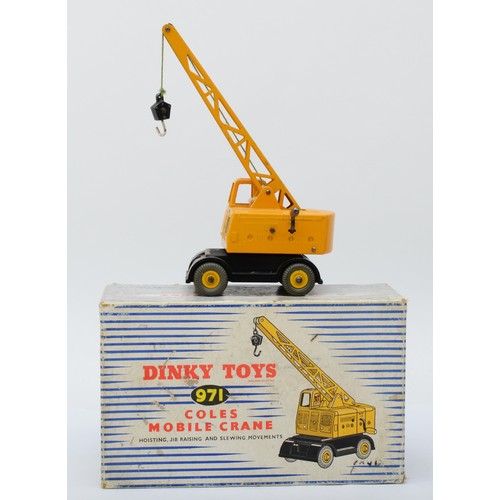 120 - Dinky Toys - Coles Mobile Crane, number 971, having hoisting, jib raising and slewing movements, wit... 