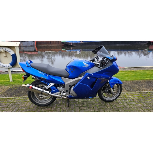 532 - 2001 Honda CBR 1100XX Blackbird. Registration number Y694 PWT. Frame number JH2SC35A8YM305180. Engin... 