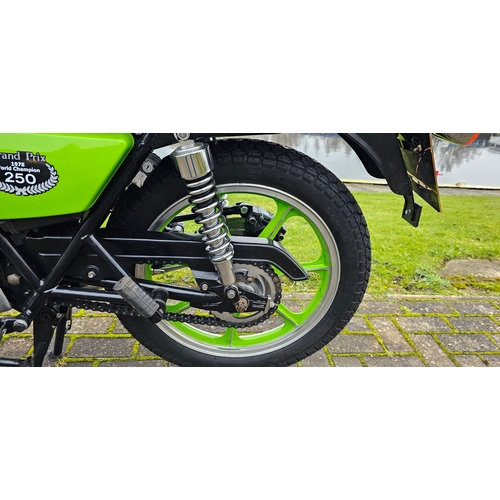 533 - 1981 Kawasaki KZ250A, 248cc. Registration number UWW 375X. Frame number KZ250A 032127. Engine number... 