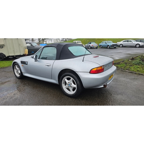 425 - 1998 BMW Z3, 1895cc, manual. Registration number S568 NBD (non transferrable). VIN number WBACH72090... 