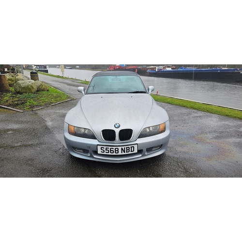 425 - 1998 BMW Z3, 1895cc, manual. Registration number S568 NBD (non transferrable). VIN number WBACH72090... 