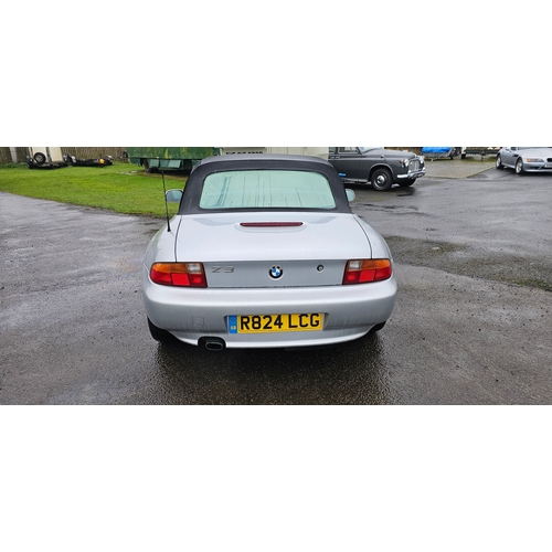 426 - 1998 BMW Z3, 1895cc, auto. Registration number R824 LCG. VIN number WBACH72090LD10545. Engine number... 