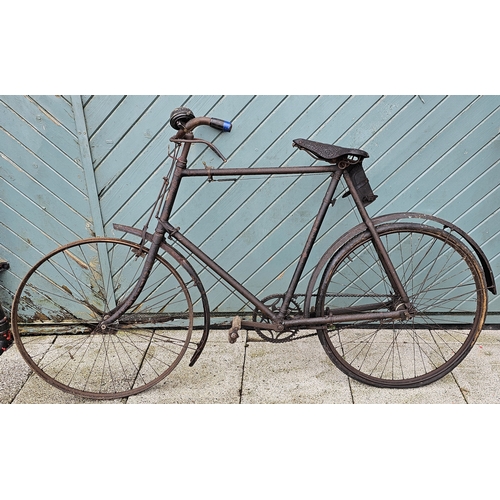 389 - A vintage gentleman's bicycle, believed French, with Brooks seat