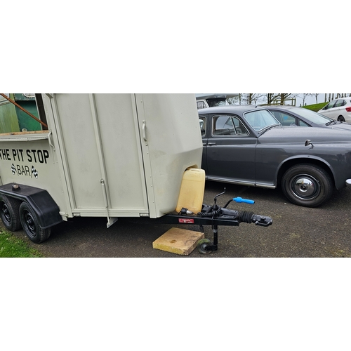 400 - A mobile catering unit/bar, converted from a twin axle horse box, fitted electrical system and water... 