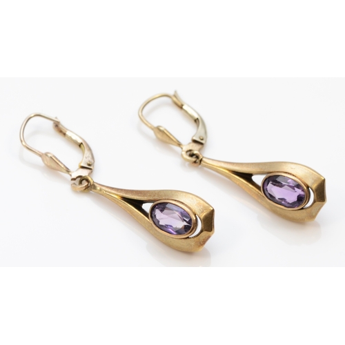 322 - A pair of 375 gold amethyst drop earrings, 37mm, 2.5gm.