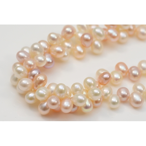 374 - a 375 gold clasped baroque pearl necklace, 6mm pearls, 47cm.