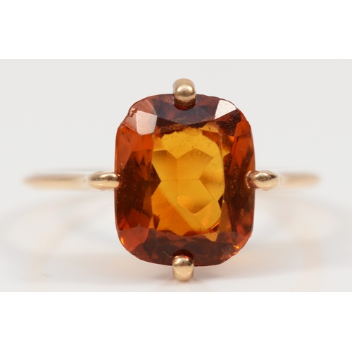 403 - A gold scissor cut citrine cocktail dress ring, unmarked, R-S, 3.5gm.