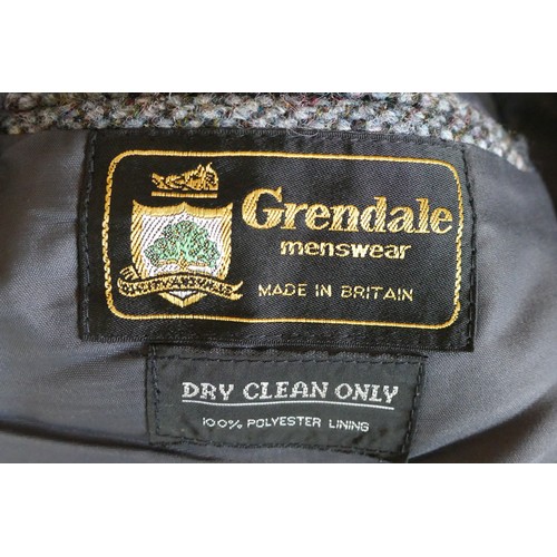 222 - Vintage Harris Tweed jackets.
1. Grendale Menswear, 100% wool, 2 leather buttons, grey tweed, lined,... 