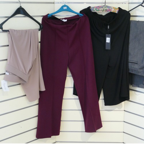 236 - Trousers and skirts, to include black trousers W34