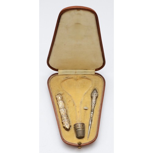 84 - A French silver sewing kit, bearing control marks, lacking the scissors, case